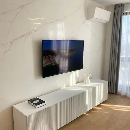 Mediterranea Complex - Luxury With Sea & Pool View! Appartement Varna