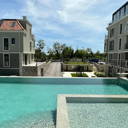 Mediterranea Complex - Luxury With Sea & Pool View! Apartmán *